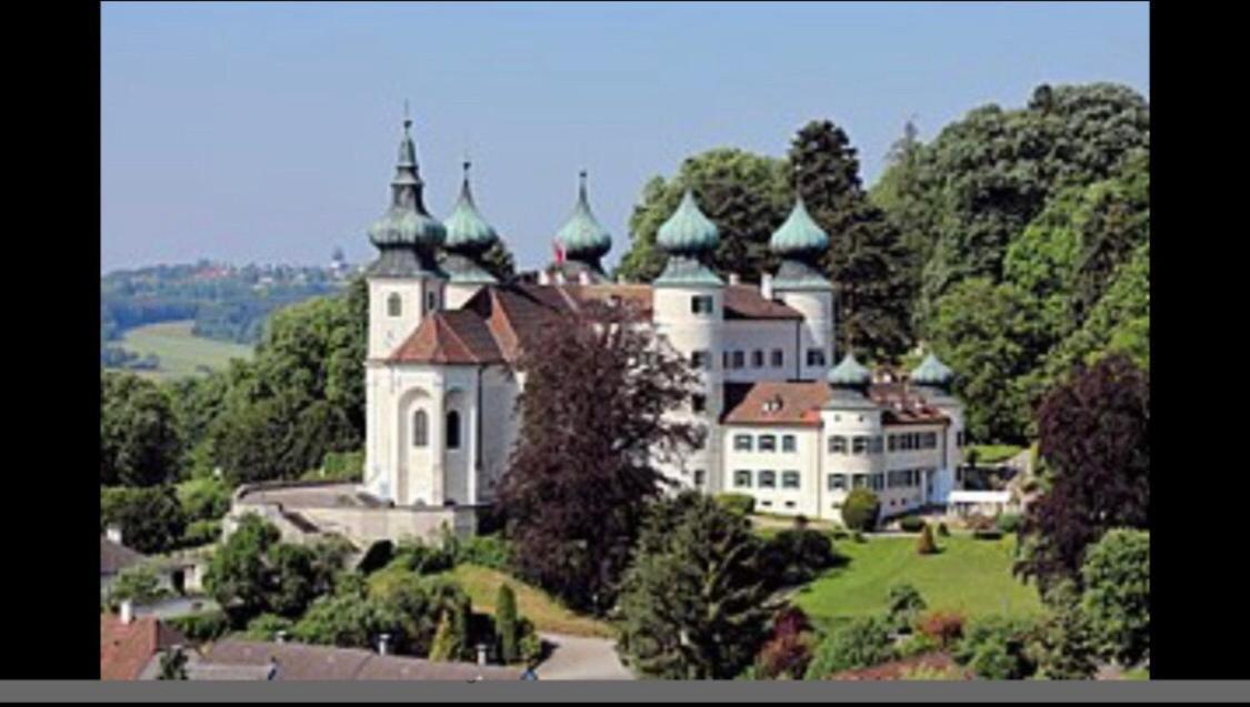 Pension Artstetten Bagian luar foto
