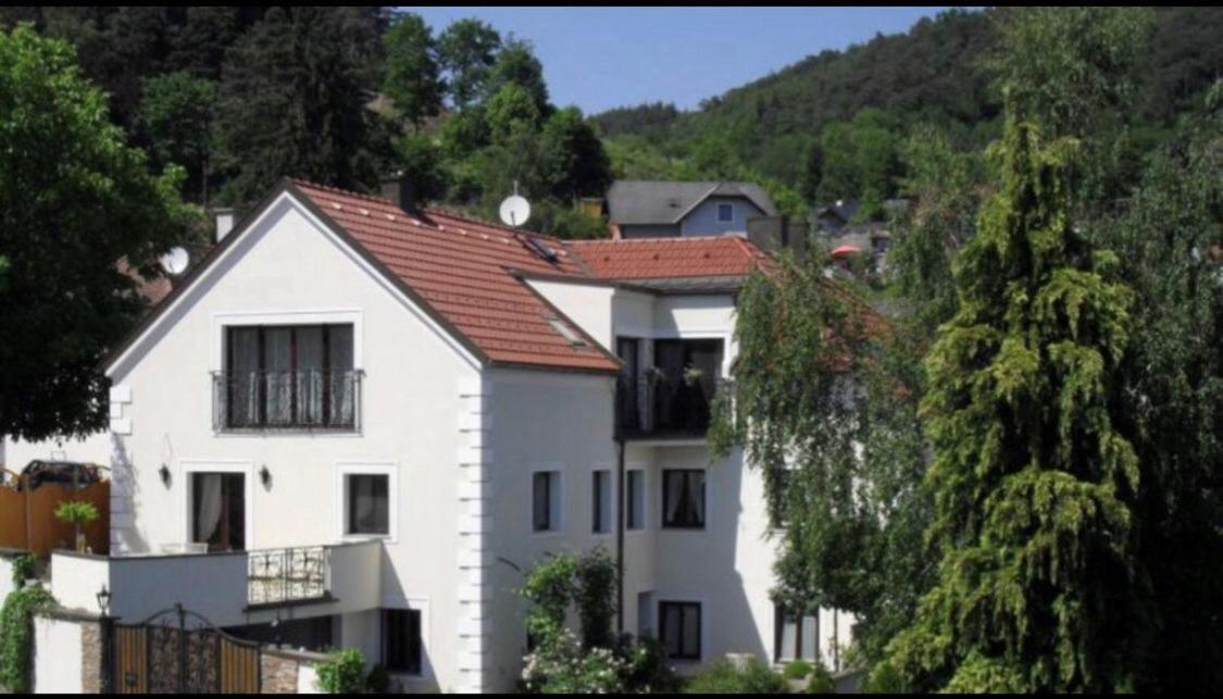 Pension Artstetten Bagian luar foto